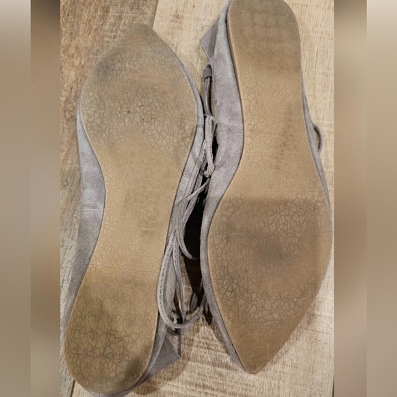 Steve Madden Brown Suede Flats with Pointed Toe and Ankle Lacing - Picture 6 of 6